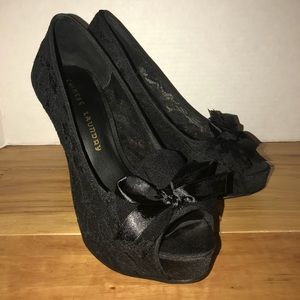 Chinese Laundry Black Lace Bow Peep Toe Pumps 8.5